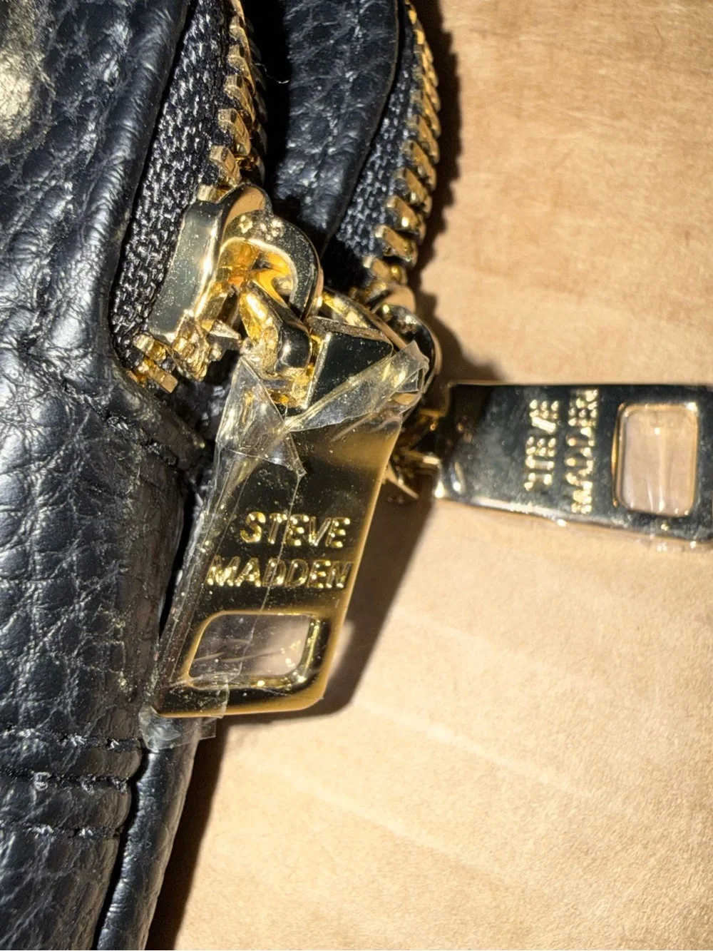 Steve Madden Black Pebbled Leather Zip Wristlet Wallet